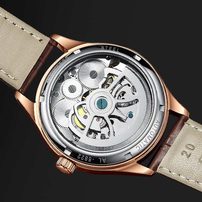Mechaniczny zegarek w stylu tourbillon
